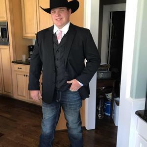 Meet your Posher, Tanner